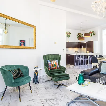 Le Borniol, Splendid 3 Bedrooms Appt, Center Appartement